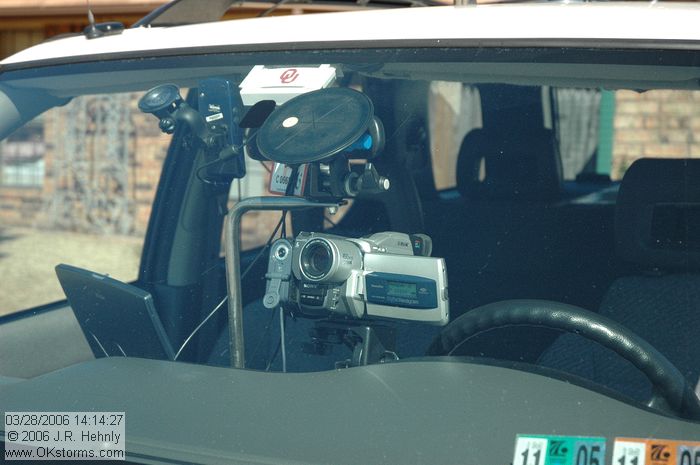 [#Beginning of Shooting Data Section]\nNikon D70s\nFocal Length: 44mm\nOptimize Image: \nColor Mode: Mode Ia (sRGB)\nLong Exposure NR: Off\n2006/03/28 14:14:27\nDigital Vari-Program: Night Portrait\nWhite Balance: Auto\nTone Comp.: Auto\nCompressed RAW (12-bit)\nMetering Mode: Multi-Pattern\nAF Mode: AF-S\nHue Adjustment: 0�\nImage Size: Large (3008 x 2000)\n1/1250 sec - F/4.5\nFlash Sync Mode: Slow Sync\nSaturation: Normal\nExposure Comp.: 0 EV\nAuto Flash Mode: None\nSharpening: Auto\nLens: 18-70mm F/3.5-4.5 G\nSensitivity: ISO 400\nAuto Flash Comp: 0 EV\nImage Comment:                                     \n[#End of Shooting Data Section]