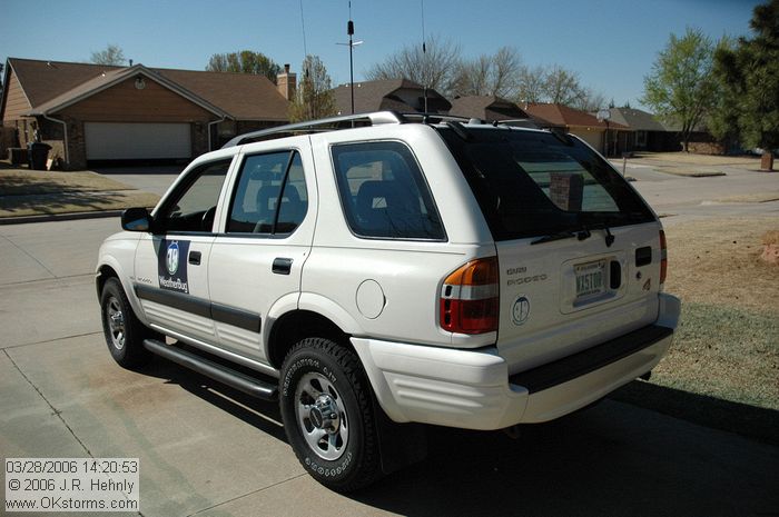 [#Beginning of Shooting Data Section]\nNikon D70s\nFocal Length: 18mm\nOptimize Image: \nColor Mode: Mode Ia (sRGB)\nLong Exposure NR: Off\n2006/03/28 14:20:53.8\nDigital Vari-Program: Night Portrait\nWhite Balance: Auto\nTone Comp.: Auto\nCompressed RAW (12-bit)\nMetering Mode: Multi-Pattern\nAF Mode: AF-S\nHue Adjustment: 0�\nImage Size: Large (3008 x 2000)\n1/6400 sec - F/3.5\nFlash Sync Mode: Not Attached\nSaturation: Normal\nExposure Comp.: 0 EV\nSharpening: Auto\nLens: 18-70mm F/3.5-4.5 G\nSensitivity: ISO 400\nAuto Flash Comp: 0 EV\nImage Comment:                                     \n[#End of Shooting Data Section]