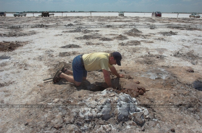 Crystal Digging in the Great Salt Plains Park J.R. digging into a hole.
 - 20060529_150445.jpg