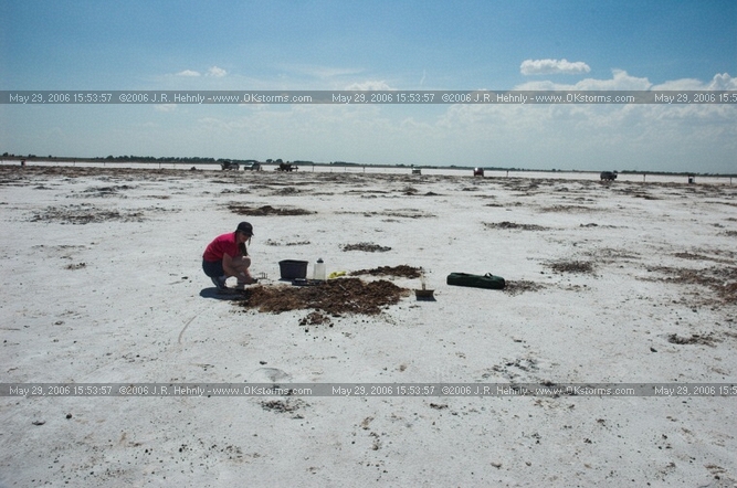 Crystal Digging in the Great Salt Plains Park Kathy finding some crystals.
 - 20060529_155357.jpg