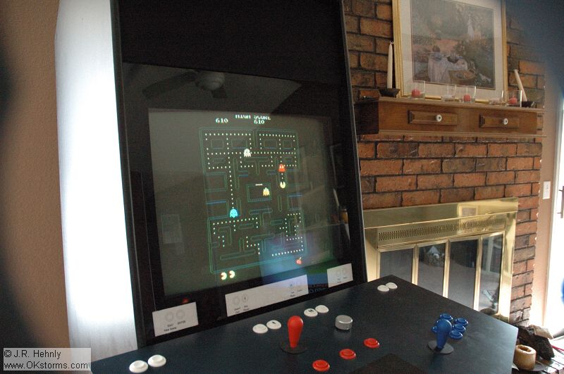 [#Beginning of Shooting Data Section]\nNikon D70s\nFocal Length: 18mm\nOptimize Image: Normal\nColor Mode: Mode Ia (sRGB)\nLong Exposure NR: Off\n2006/03/17 09:34:36.1\nExposure Mode: Aperture Priority\nWhite Balance: Auto\nTone Comp.: Auto\nCompressed RAW (12-bit)\nMetering Mode: Multi-Pattern\nAF Mode: AF-S\nHue Adjustment: 0�\nImage Size: Large (3008 x 2000)\n1/50 sec - F/4\nFlash Sync Mode: Not Attached\nSaturation: Normal\nExposure Comp.: 0 EV\nSharpening: Auto\nLens: 18-70mm F/3.5-4.5 G\nSensitivity: ISO 1600\nAuto Flash Comp: 0 EV\nImage Comment:                                     \n[#End of Shooting Data Section]