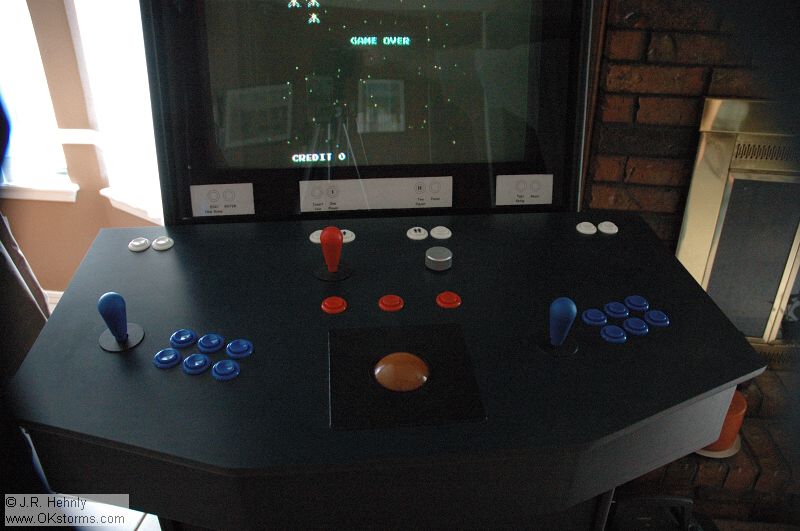 [#Beginning of Shooting Data Section]\nNikon D70s\nFocal Length: 18mm\nOptimize Image: Normal\nColor Mode: Mode Ia (sRGB)\nLong Exposure NR: Off\n2005/03/17 09:43:37\nExposure Mode: Aperture Priority\nWhite Balance: Auto\nTone Comp.: Auto\nCompressed RAW (12-bit)\nMetering Mode: Multi-Pattern\nAF Mode: AF-S\nHue Adjustment: 0�\nImage Size: Large (3008 x 2000)\n1/80 sec - F/4\nFlash Sync Mode: Not Attached\nSaturation: Normal\nExposure Comp.: 0 EV\nSharpening: Auto\nLens: 18-70mm F/3.5-4.5 G\nSensitivity: ISO 1600\nAuto Flash Comp: 0 EV\nImage Comment:                                     \n[#End of Shooting Data Section]