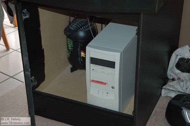 [#Beginning of Shooting Data Section]\nNikon D70s\nFocal Length: 46mm\nOptimize Image: \nColor Mode: Mode Ia (sRGB)\nLong Exposure NR: Off\n2005/03/17 09:44:27.1\nDigital Vari-Program: Auto\nWhite Balance: Auto\nTone Comp.: Auto\nCompressed RAW (12-bit)\nMetering Mode: Multi-Pattern\nAF Mode: AF-S\nHue Adjustment: 0�\nImage Size: Large (3008 x 2000)\n1/60 sec - F/5\nFlash Sync Mode: Front Curtain\nSaturation: Normal\nExposure Comp.: 0 EV\nAuto Flash Mode: Built-in TTL\nSharpening: Auto\nLens: 18-70mm F/3.5-4.5 G\nSensitivity: ISO 1600\nAuto Flash Comp: 0 EV\nImage Comment:                                     \n[#End of Shooting Data Section]