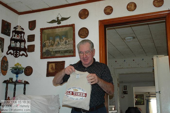 [#Beginning of Shooting Data Section]\nNikon D70s\nFocal Length: 31mm\nOptimize Image: \nColor Mode: Mode Ia (sRGB)\nLong Exposure NR: Off\n2006/03/26 15:18:30.9\nDigital Vari-Program: Auto\nWhite Balance: Auto\nTone Comp.: Auto\nCompressed RAW (12-bit)\nMetering Mode: Multi-Pattern\nAF Mode: AF-S\nHue Adjustment: 0�\nImage Size: Large (3008 x 2000)\n1/60 sec - F/4\nFlash Sync Mode: Front Curtain\nSaturation: Normal\nExposure Comp.: 0 EV\nAuto Flash Mode: Built-in TTL\nSharpening: Auto\nLens: 18-70mm F/3.5-4.5 G\nSensitivity: ISO 400\nAuto Flash Comp: 0 EV\nImage Comment:                                     \n[#End of Shooting Data Section]