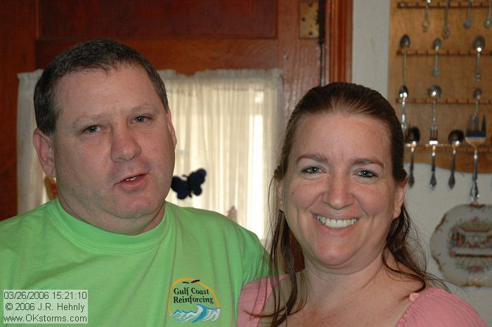 [#Beginning of Shooting Data Section]\nNikon D70s\nFocal Length: 46mm\nOptimize Image: \nColor Mode: Mode Ia (sRGB)\nLong Exposure NR: Off\n2006/03/26 15:21:10.1\nDigital Vari-Program: Auto\nWhite Balance: Auto\nTone Comp.: Auto\nCompressed RAW (12-bit)\nMetering Mode: Multi-Pattern\nAF Mode: AF-S\nHue Adjustment: 0�\nImage Size: Large (3008 x 2000)\n1/60 sec - F/4.5\nFlash Sync Mode: Front Curtain\nSaturation: Normal\nExposure Comp.: 0 EV\nAuto Flash Mode: Built-in TTL\nSharpening: Auto\nLens: 18-70mm F/3.5-4.5 G\nSensitivity: ISO 400\nAuto Flash Comp: 0 EV\nImage Comment:                                     \n[#End of Shooting Data Section]