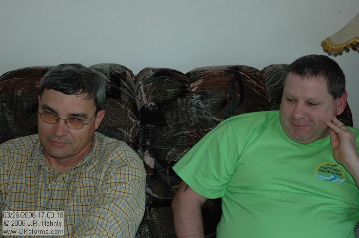 [#Beginning of Shooting Data Section]\nNikon D70s\nFocal Length: 35mm\nOptimize Image: \nColor Mode: Mode Ia (sRGB)\nLong Exposure NR: Off\n2006/03/26 17:00:18.8\nDigital Vari-Program: Auto\nWhite Balance: Auto\nTone Comp.: Auto\nCompressed RAW (12-bit)\nMetering Mode: Multi-Pattern\nAF Mode: AF-S\nHue Adjustment: 0�\nImage Size: Large (3008 x 2000)\n1/60 sec - F/4.2\nFlash Sync Mode: Front Curtain\nSaturation: Normal\nExposure Comp.: 0 EV\nAuto Flash Mode: Built-in TTL\nSharpening: Auto\nLens: 18-70mm F/3.5-4.5 G\nSensitivity: ISO 400\nAuto Flash Comp: 0 EV\nImage Comment:                                     \n[#End of Shooting Data Section]