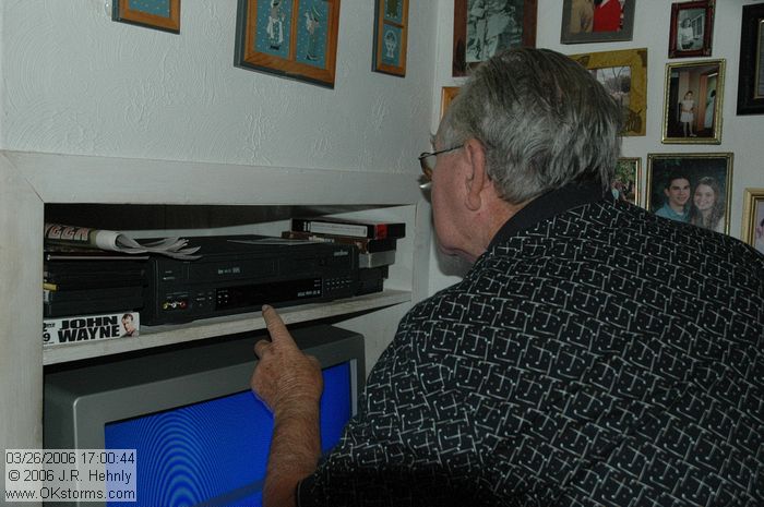 [#Beginning of Shooting Data Section]\nNikon D70s\nFocal Length: 27mm\nOptimize Image: \nColor Mode: Mode Ia (sRGB)\nLong Exposure NR: Off\n2006/03/26 17:00:44\nDigital Vari-Program: Auto\nWhite Balance: Auto\nTone Comp.: Auto\nCompressed RAW (12-bit)\nMetering Mode: Multi-Pattern\nAF Mode: AF-S\nHue Adjustment: 0�\nImage Size: Large (3008 x 2000)\n1/60 sec - F/3.8\nFlash Sync Mode: Front Curtain\nSaturation: Normal\nExposure Comp.: 0 EV\nAuto Flash Mode: Built-in TTL\nSharpening: Auto\nLens: 18-70mm F/3.5-4.5 G\nSensitivity: ISO 400\nAuto Flash Comp: 0 EV\nImage Comment:                                     \n[#End of Shooting Data Section]