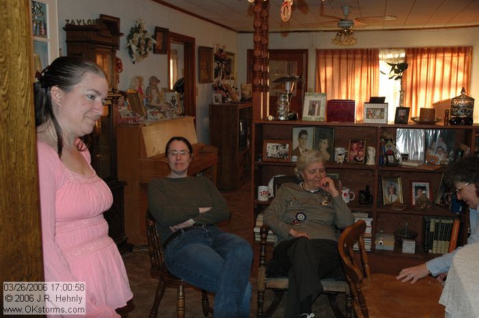 [#Beginning of Shooting Data Section]\nNikon D70s\nFocal Length: 27mm\nOptimize Image: \nColor Mode: Mode Ia (sRGB)\nLong Exposure NR: Off\n2006/03/26 17:00:58.8\nDigital Vari-Program: Auto\nWhite Balance: Auto\nTone Comp.: Auto\nCompressed RAW (12-bit)\nMetering Mode: Multi-Pattern\nAF Mode: AF-S\nHue Adjustment: 0�\nImage Size: Large (3008 x 2000)\n1/60 sec - F/3.8\nFlash Sync Mode: Front Curtain\nSaturation: Normal\nExposure Comp.: 0 EV\nAuto Flash Mode: Built-in TTL\nSharpening: Auto\nLens: 18-70mm F/3.5-4.5 G\nSensitivity: ISO 400\nAuto Flash Comp: 0 EV\nImage Comment:                                     \n[#End of Shooting Data Section]