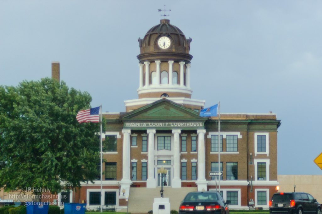 Washita County courthouse in Cordell - 5/30/2012 6:29:18 PM - New Cordell, Oklahoma - USA - 