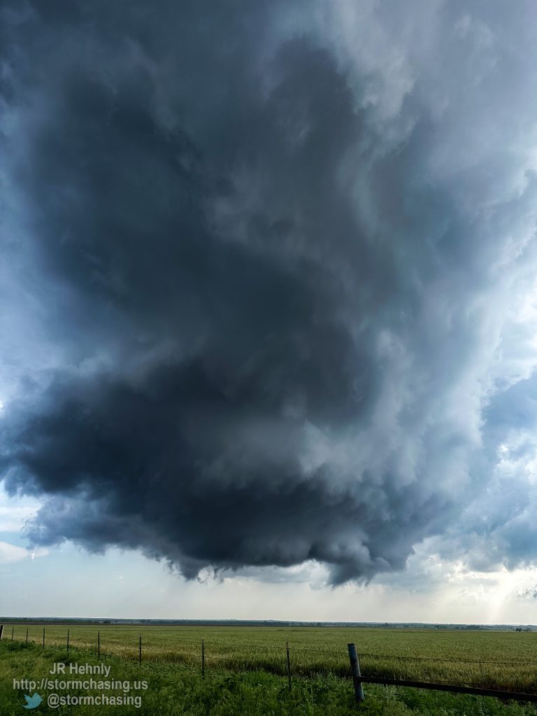Supercell rotating as it approaches me from the southwest - 5/11/2023 5:21:38 PM - Oklahoma 5B - Walters, Oklahoma - 
